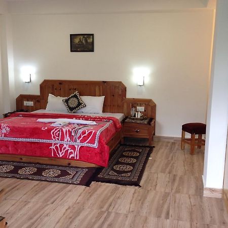 Akash Hills Hotel Manāli Екстериор снимка