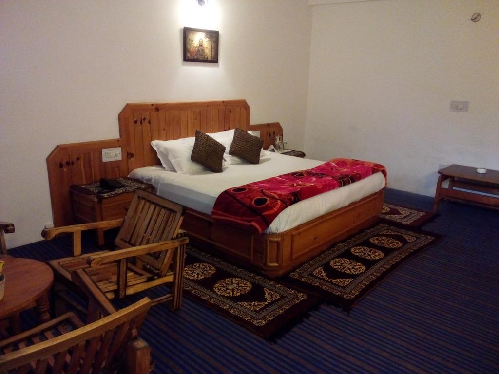 Akash Hills Hotel Manāli Екстериор снимка