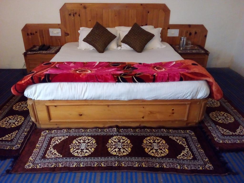 Akash Hills Hotel Manāli Екстериор снимка
