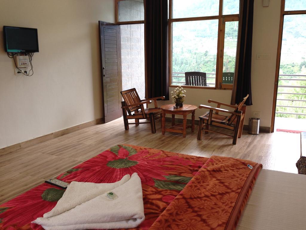 Akash Hills Hotel Manāli Екстериор снимка