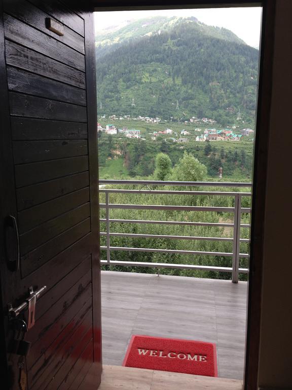Akash Hills Hotel Manāli Екстериор снимка